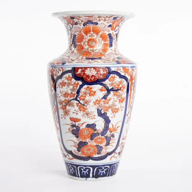 VAS, porslin, Japan, 1900-tal, imari, dekor av blommor, emaljfärger.