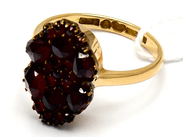 Ring 18K 3,4g Ø16½, med granater