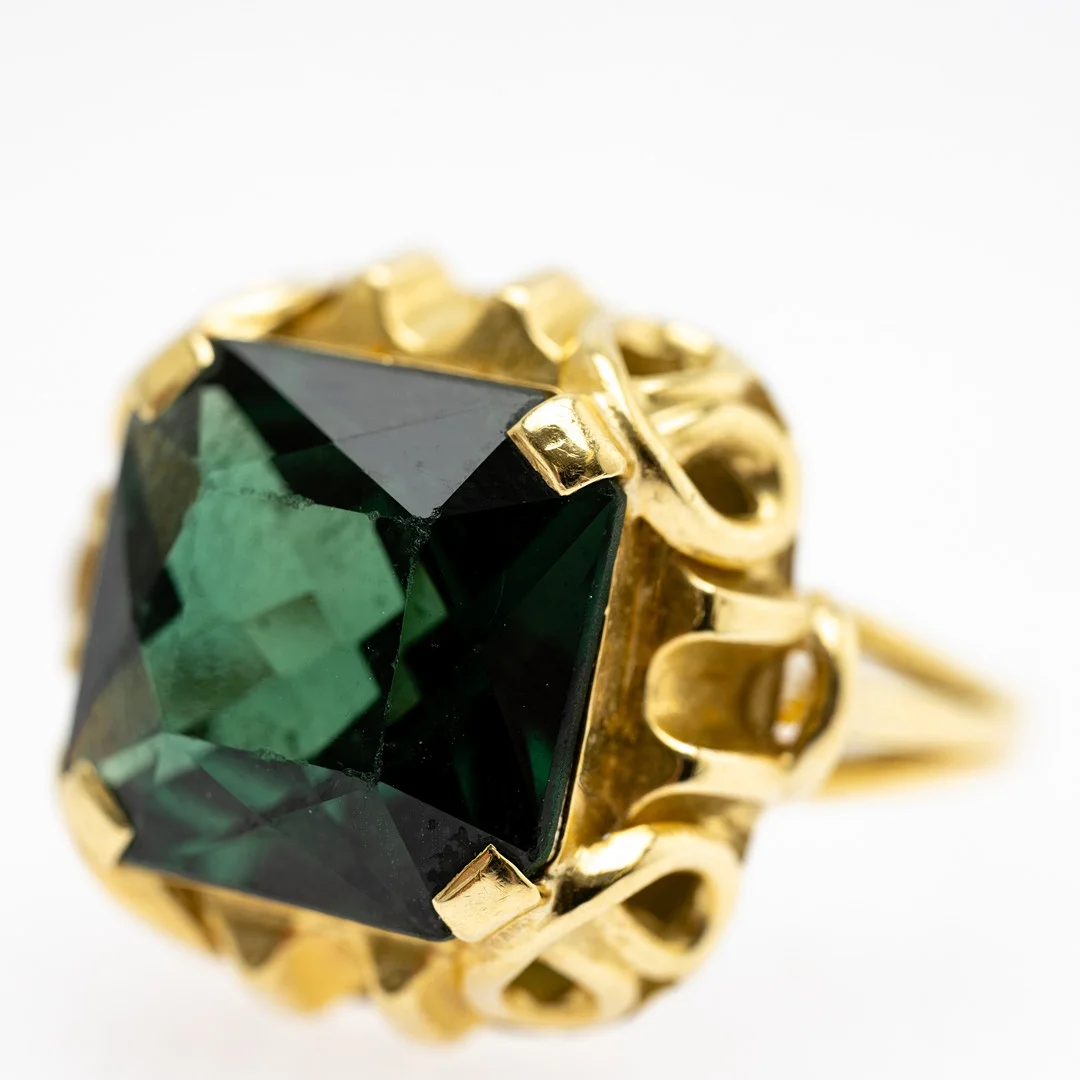 Ring mit synthetischem Spinell. — Rings — Stockholms Auktionsverk Hamburg