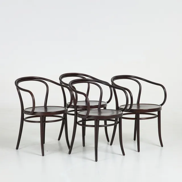 MICHAEL THONET. Karmstolar, 4 st, "Ton 30", betsade stommar, etikettmärkta.