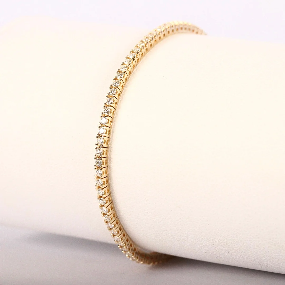 ARMBAND, tennisarmband 1,47ct, 18K. — Bracelets — Halmstads Auktionskammare