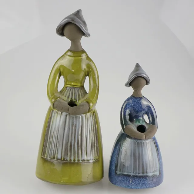 ELSI BOURELIUS. Figuriner, 2 st. glaserat stengods, Jie.