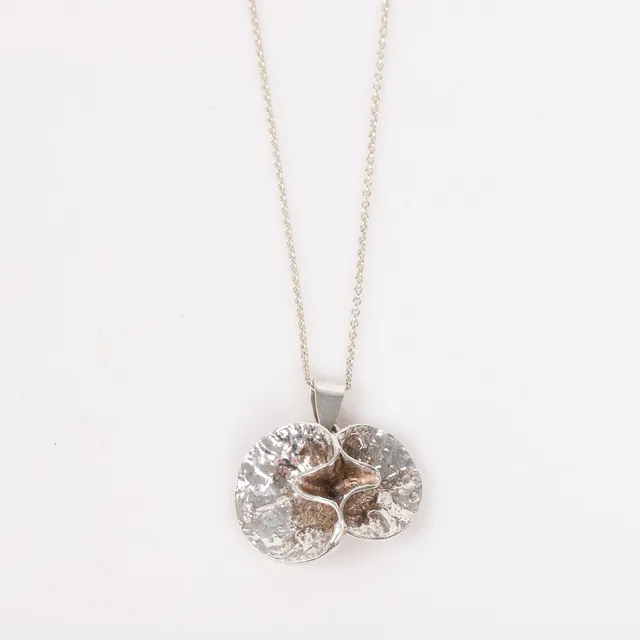 THERESIA HVORSLEV. Hänge med kedja, sterlingsilver, MEMA, Lidköping.