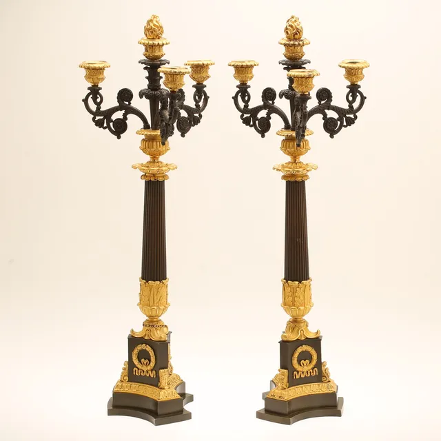 KANDELABRAR, 2 stycken, förgylld och patinerad brons, empire, 1800-tal Frankrike.
