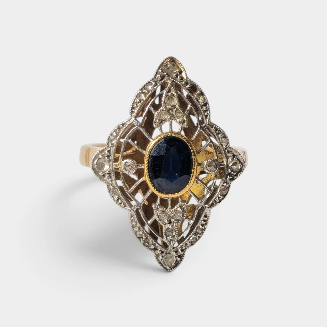Sortija Art Déco en oro rosa, platino, zafiro y diamantes. — Rings — Barcelona Auctions