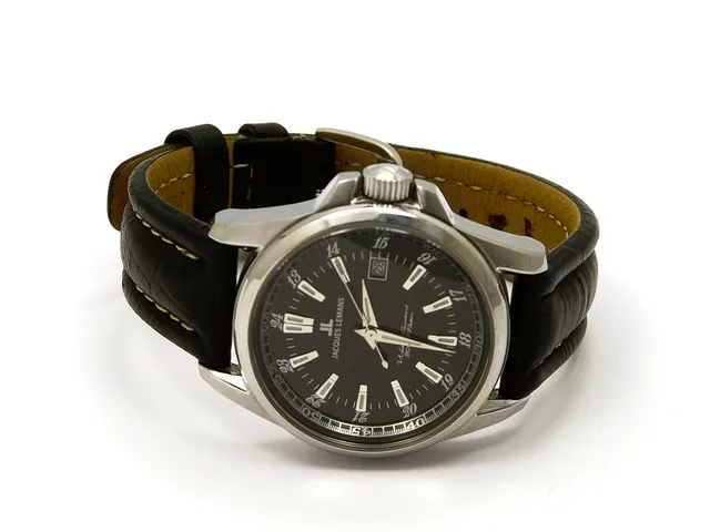 JAQUES LEMANS (200 Meters), herrur, 39 mm, Ref nr. 1-1118, stål, quartz, mineralglas, datum, läderband, cert (ej komplett), ca 2006, box, ytterkartong.