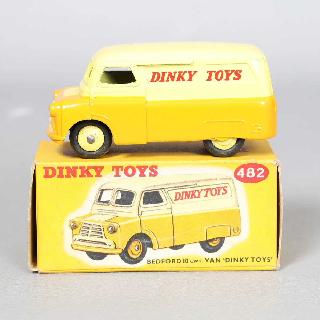 DINKY TOYS NO. 482 BEDFORD 10 CWT. VAN 'DINKY TOYS'. — Model cars — Bishop & Miller