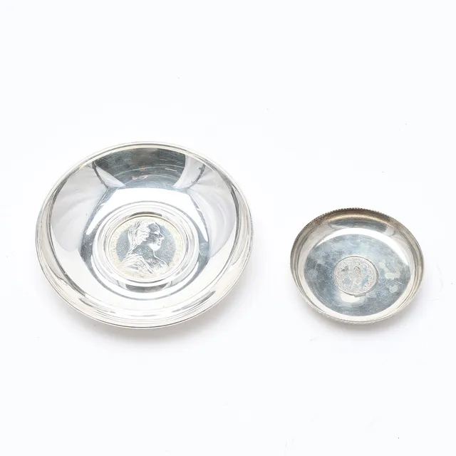 MYNTSKÅLAR, silver, två stycken.