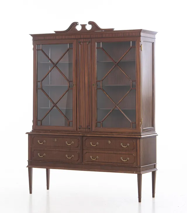 English two-part mahogany display cabinet, 20th century.