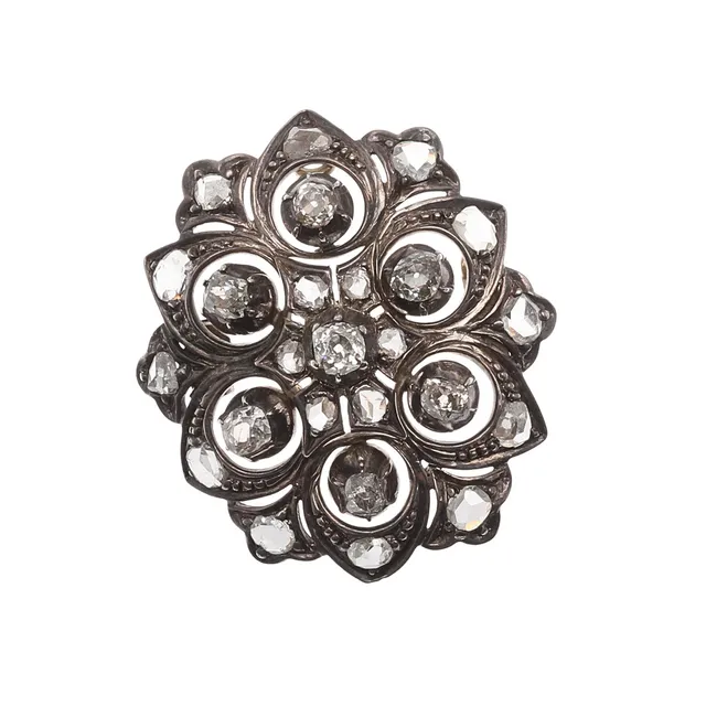 A VICTORIAN DIAMOND BROOCH.