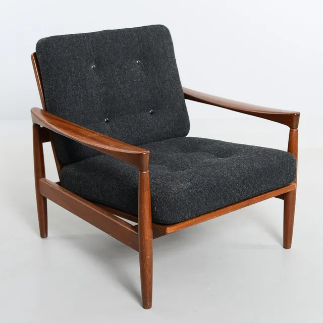 ERIK WÖRTZ. Fåtölj, "Kolding", valnöt, IKEA, 1960-tal.