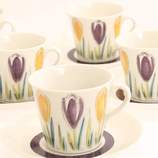 ELLEN MORTENSEN. Tekoppar, 6 stycken, flintgods,"Crocus" Gefle.