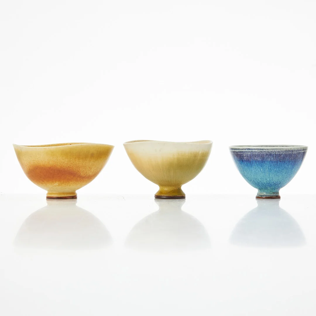 BERNDT FRIBERG. Skålar, 3 st, stengods, signerad, Gustavsbergs Studio. — European — Stockholms Auktionsverk Magasin 5