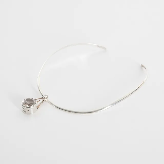STELT HALSBAND MED HÄNGE, Stigbert, sterlingsilver och bergskristall, 1967.