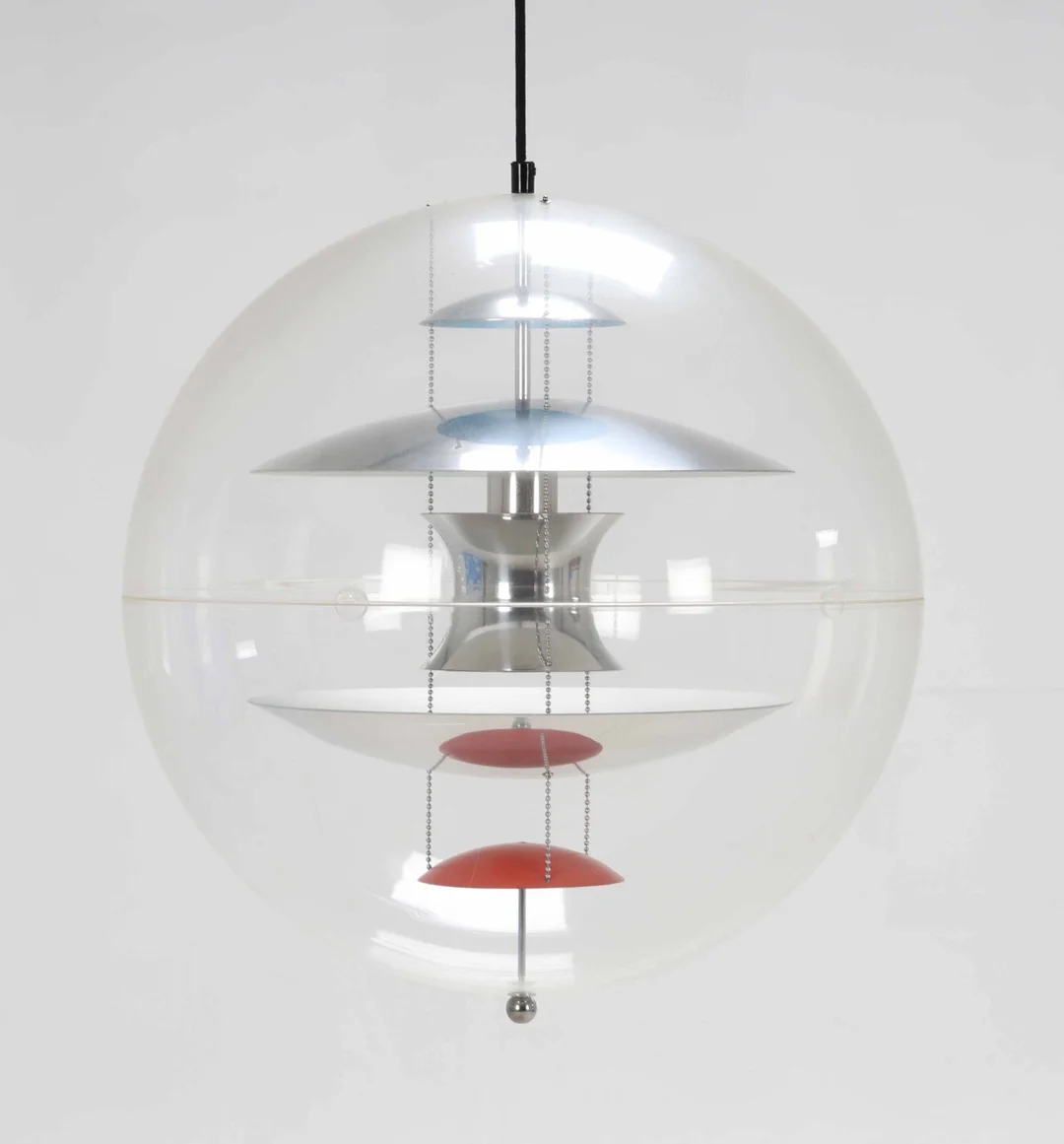 Verner Panton (1923-1998): 'VP Globe' pendant light — Lamps and lighting/Pendant lights — Lauritz