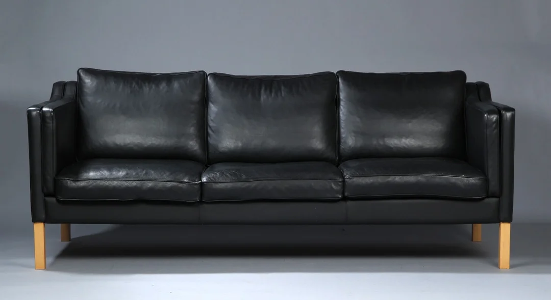 Danish furniture manufacturer. 3-person sofa in black leather — Furniture/Lounge suites, sofas — Lauritz