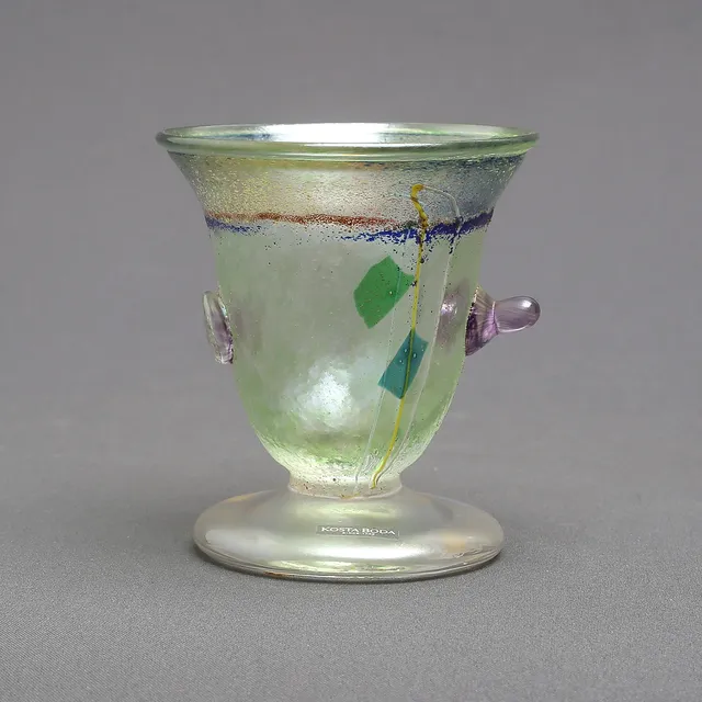 BERTIL VALLIEN. Vas, glas, Ateljé, Signerad Kosta Boda.