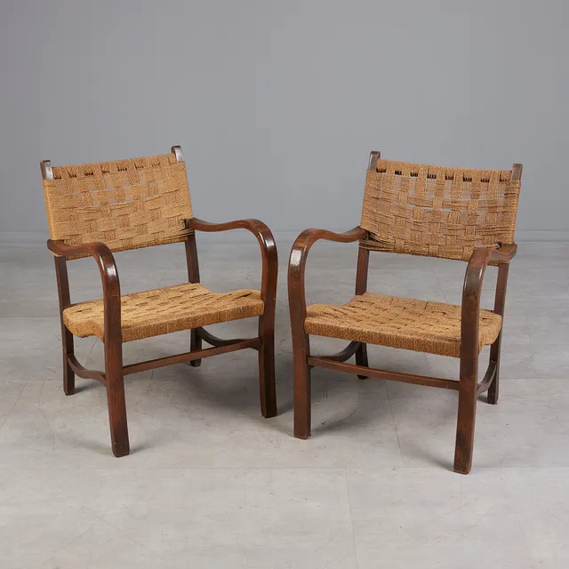 ERICH DIECKMANN. IM STIL VON. Zwei Armlehnstühle / Lounge Chairs, Buche, Seilgeflecht, 1950er Jahre (2).
