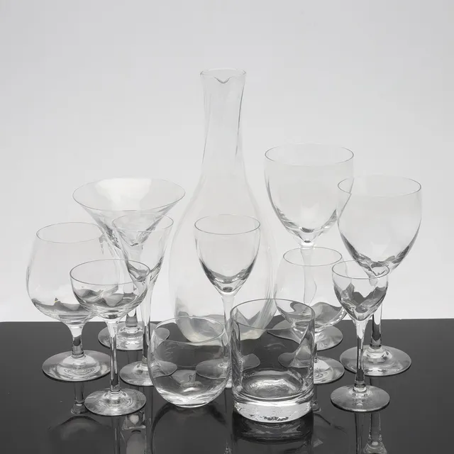 BERTIL VALLIEN. Glasservis, 79 delar, "Chateau", Kosta Boda.