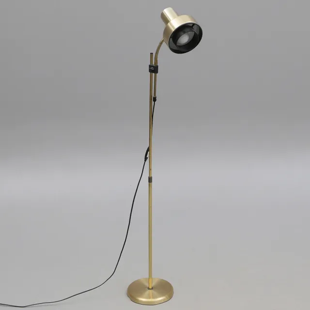 GOLVLAMPA, metall, 1900-tal.