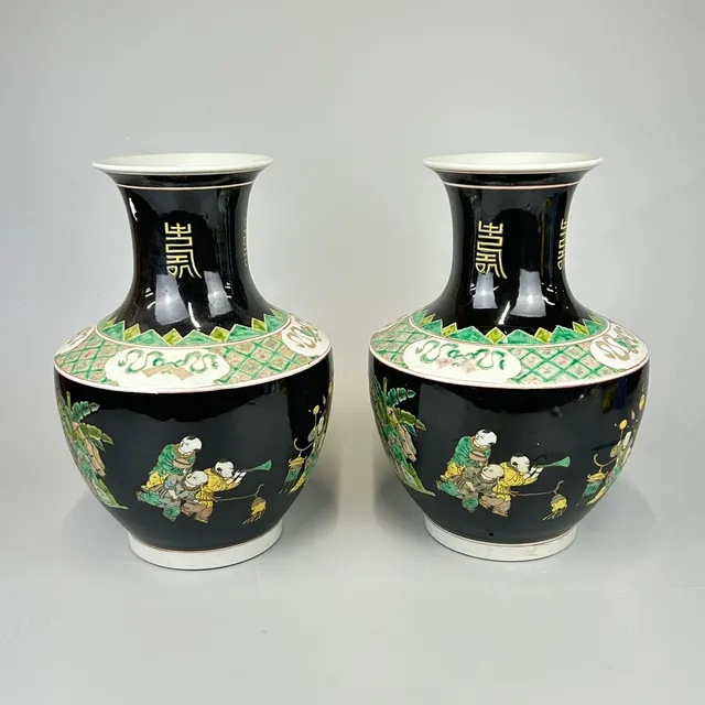CHINESE FAMILLE NOIR VASES.