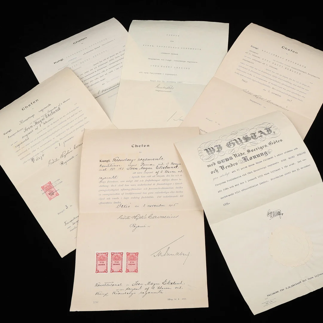 KRONOBERGS REGEMENTE, 6 st fullmakter med bla Gustav V autograf, 1915-1934. — Autographs & Manuscripts — Växjö Auktionskammare