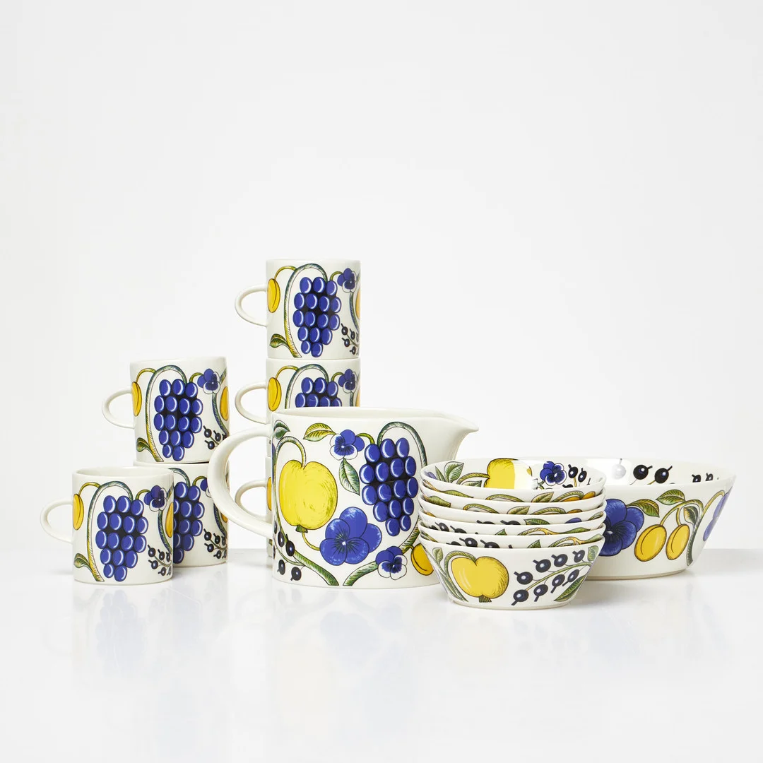BIRGER KAIPIAINEN. Servisdelar, 14 dlr, "Paratiisi", porslin, Arabia. — Tableware — Stockholms Auktionsverk Sickla