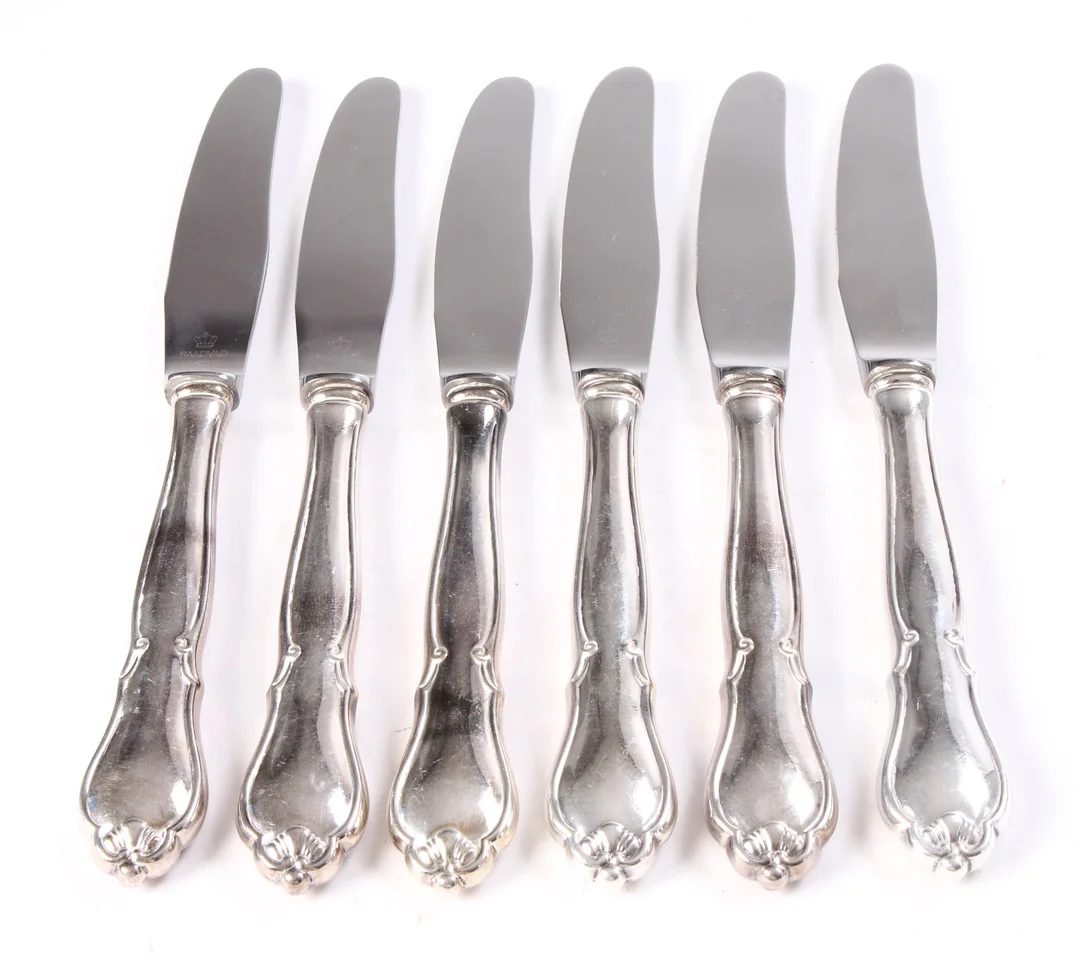 Carl M. Cohr. Six 'Ambrosius' knives with silver handles (6) — Silver, bronze, copper and pewter/Silver flatware — Lauritz