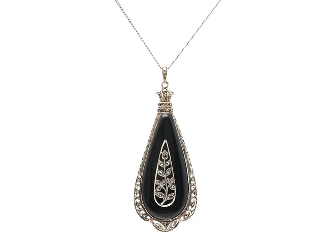 HÄNGE/KEDJA, silver, onyx, markasiter, längd 60 cm, vikt 18,4 g.