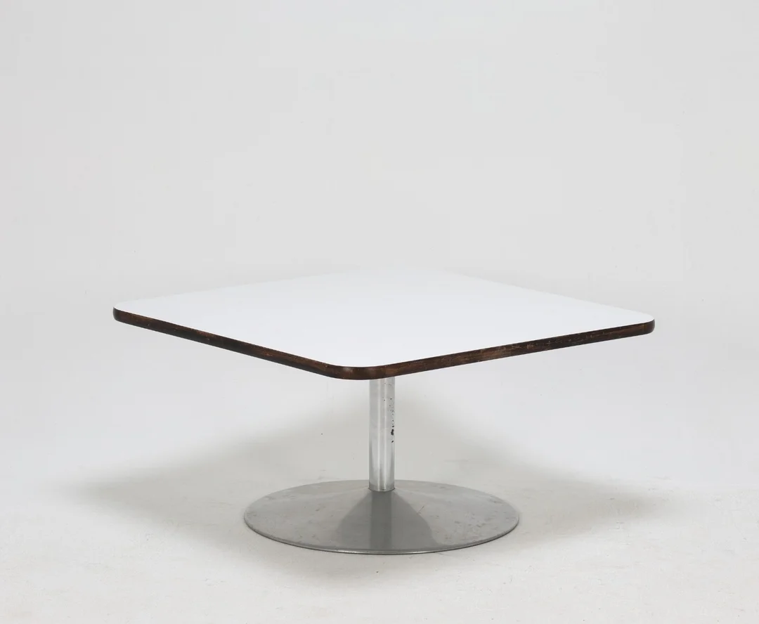 Verner Panton (1926-1998) for Fritz Hansen: Square coffee table — Furniture/Coffee tables, occasional tables — Lauritz
