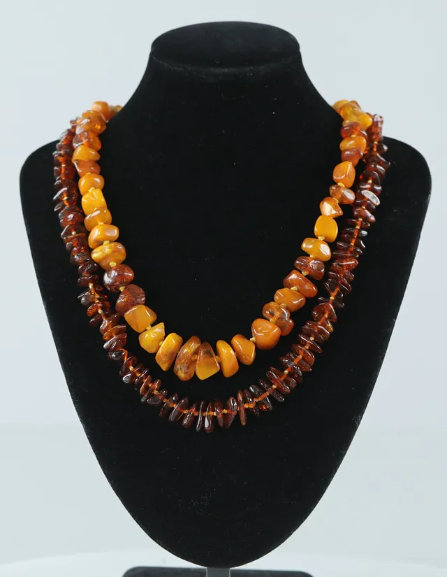 COLLIER, 2 st, bärnsten.