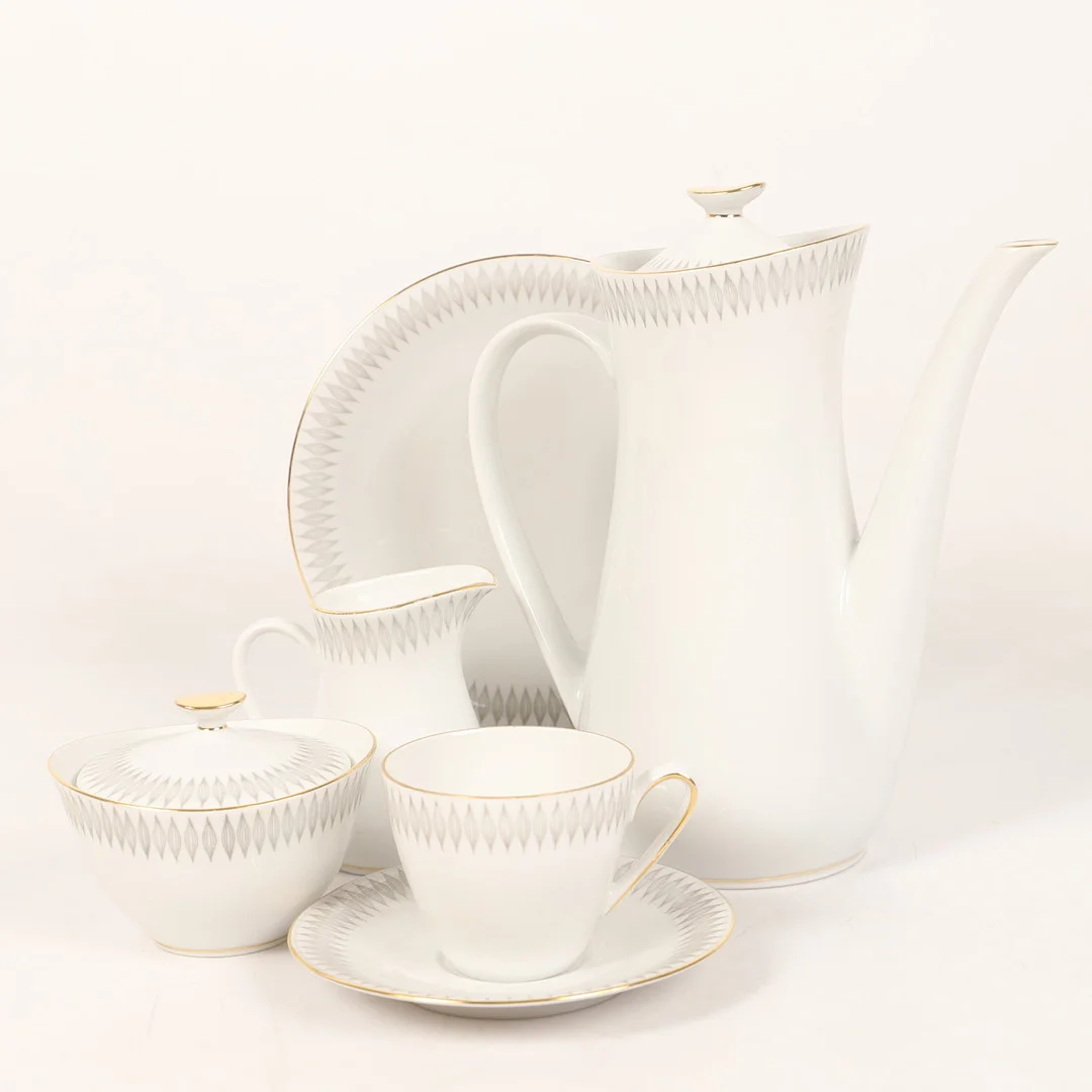 KAFFESERVIS, 35 delar, porslin, Bavaria. — Tableware — Helsingborgs Auktionskammare