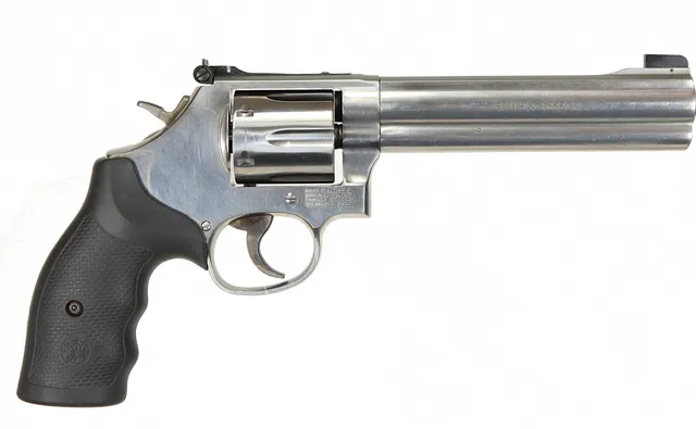 REVOLVER, fabrikat Smith & Wesson, modell 686-6, kaliber .357 Magnum, tillv.nr CZE8991, se-nr SE2633147.