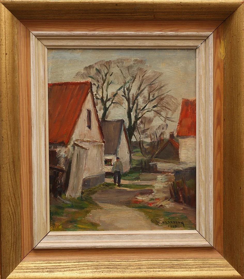 CARL OSCAR LARSSON. Olja på pannå, gårdsmiljö, signerad, daterad 1955. — Paintings — Limhamns Auktionsbyrå