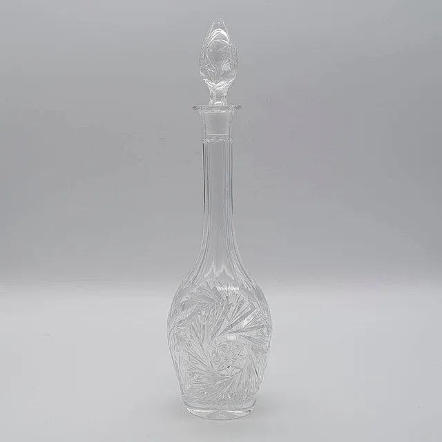 GLASKARAFFE MIT SCHLIFFDEKOR, VINTAGE.