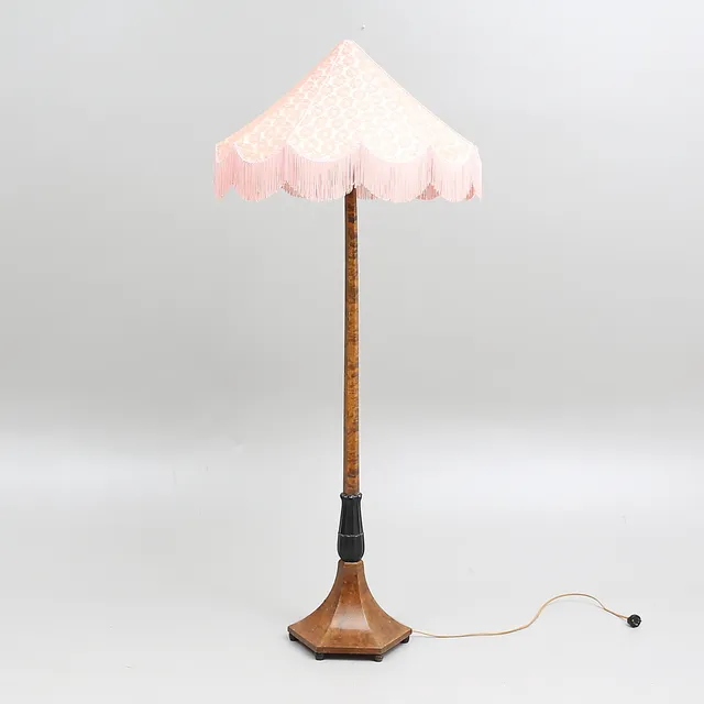 GOLVLAMPA, tidigt 1900-tal.