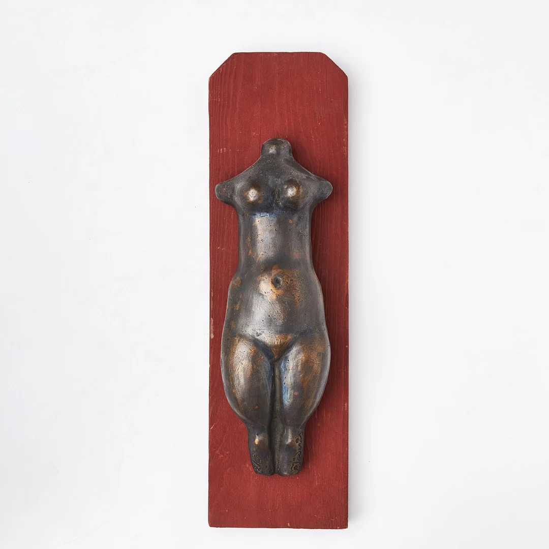 ALLAN JÄDERÅS. Kvinnokropp, patinerad brons, numrerad 5/6, signerad. — Sculptures & Bronzes — Stockholms Auktionsverk Sickla