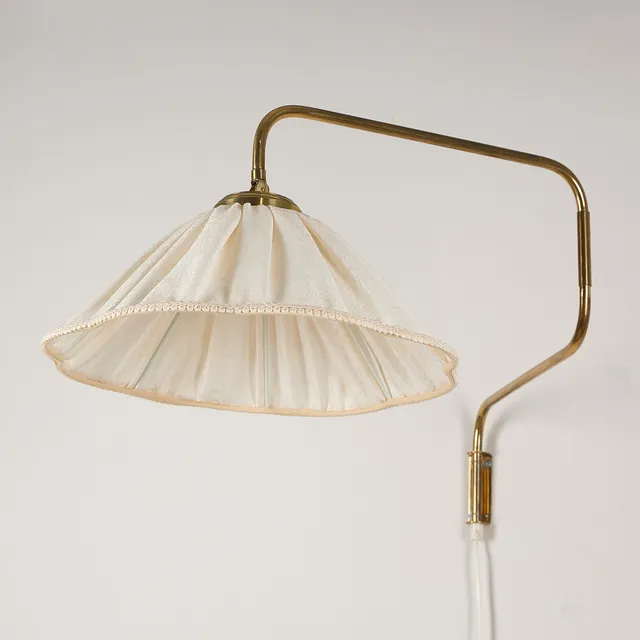 VÄGGLAMPA, Itsu, 1900-talets mitt.