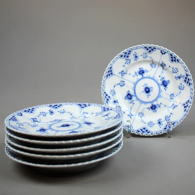 ASSIETTER, 6 st, Musselmalet, helblond, Royal Copenhagen, Danmark.