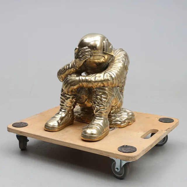 LARS TUNEBO. LARS TUNEBO. "Future thinker (golden)", brons, polerad brons, signerad, numrerad 6/6.