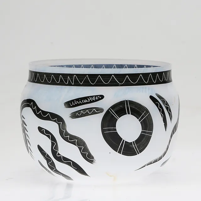 ULRICA HYDMAN-VALLIEN. Konstglas, skål, "Caramba", Kosta Boda, signerad.