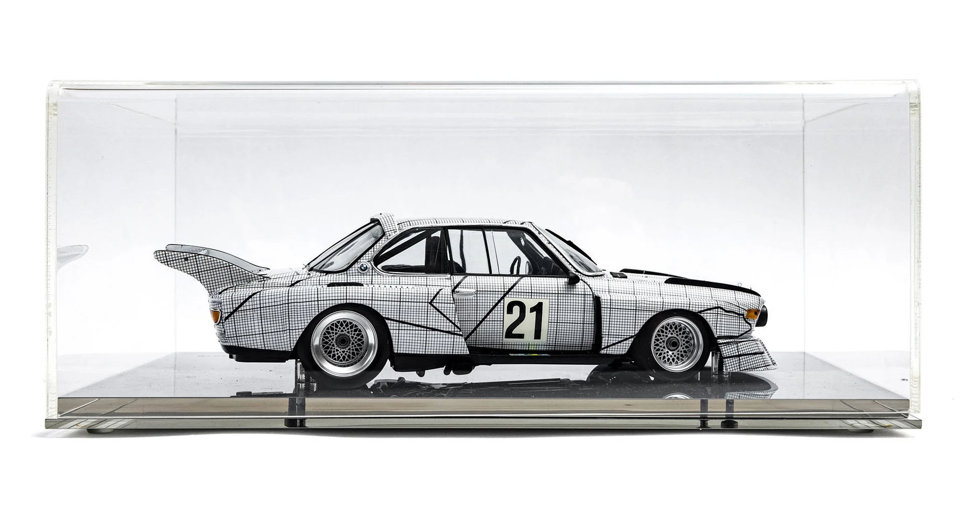 BMW ART CAR, 1:18, Frank Stella, Minichamp, limited edition, 20004. — Technica & Nautica — Stockholms Auktionsverk Göteborg