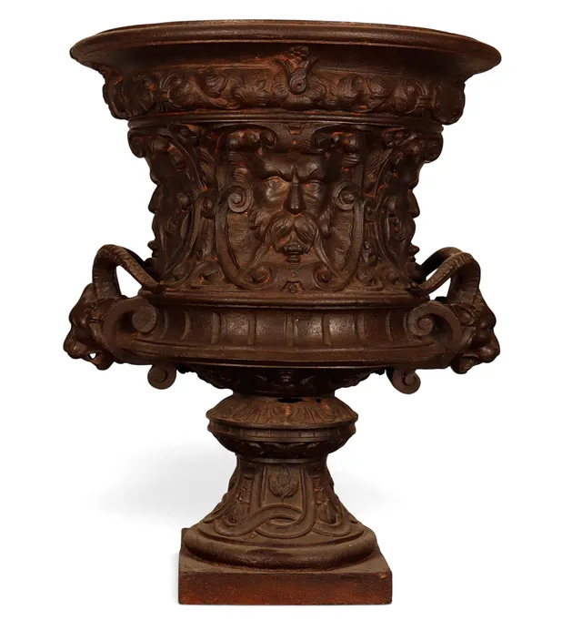 Gran crátera de jardín francesa en hierro colado, de principios del siglo XX.
