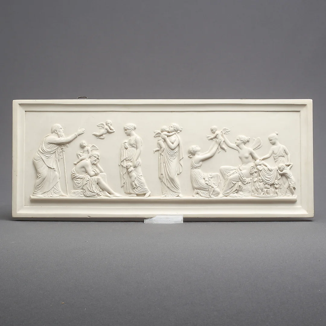 BERTEL THORVALDSEN. EFTER. "Kaerlighedens aldre", väggrelief, gips, Hans Christian Brix, omkring 1900. — Other — Auktionshuset Kolonn