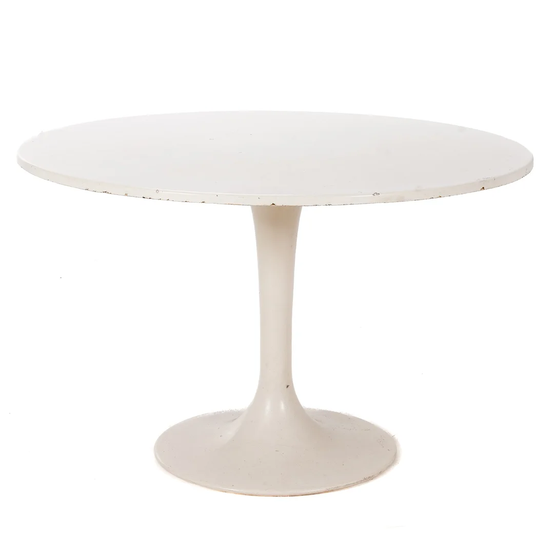 Eero Saarinen: Tulip table, 1960s — Furniture/Dining tables, dining room furniture — Lauritz