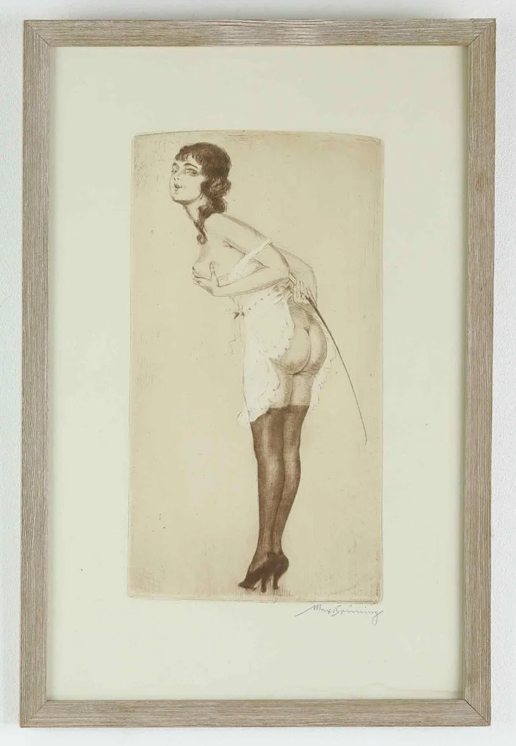 MAX BRÜNING. Etsning, Art Decó, ung kvinna poserar, signerar. — Engravings & Prints — Hälsinglands Auktionsverk