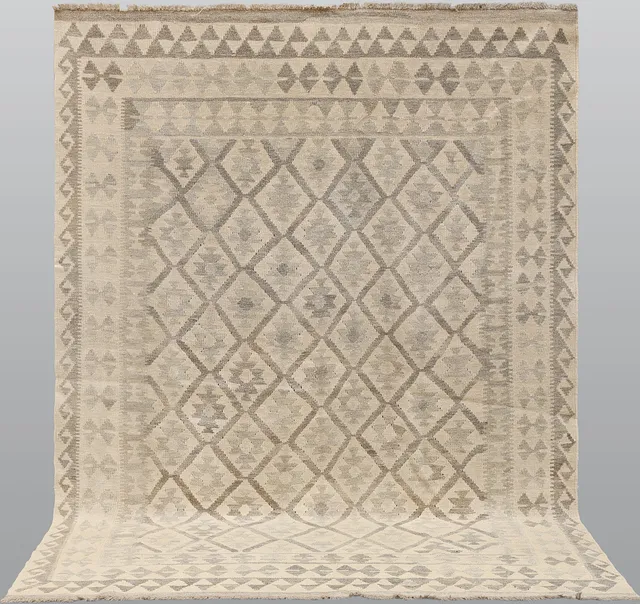 ORIENTMATTA. Kelim naturfärgad, 243 x 174 cm.