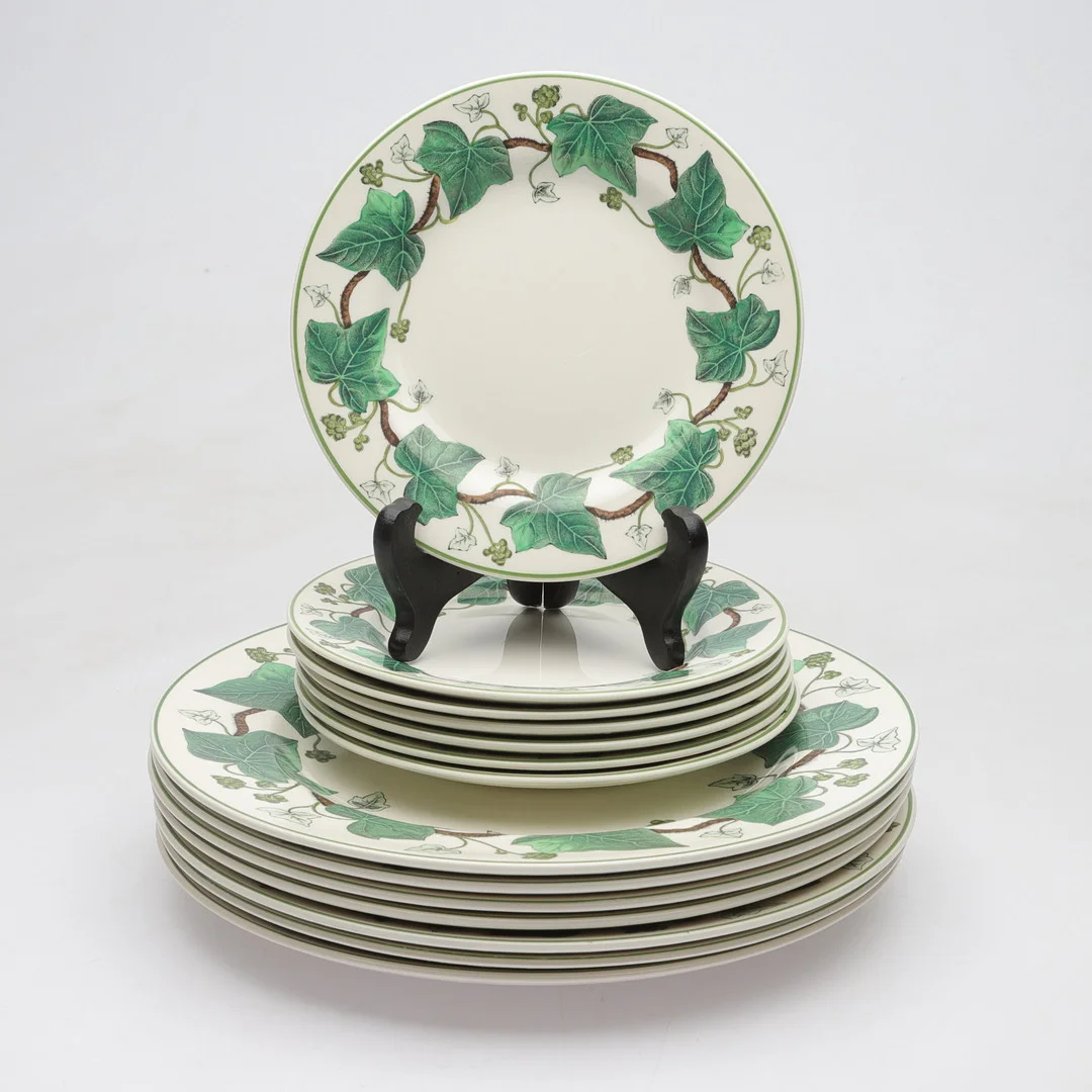 SERVISDELAR, 14 st, flintgods, "Napoleon Ivy", Etruria & Barlaston, Wedgewood, England. — European — Gomér & Andersson Norrköping